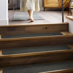 Mohawk Home Needlepunch Venice Stair Treads (Pack of 15) - 18" x 30"