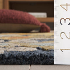 SAFAVIEH, Handmade Marietje Blossom French Country Wool Area Rug